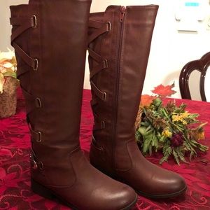 Burgundy, lace up detail boots! Size 6.5!